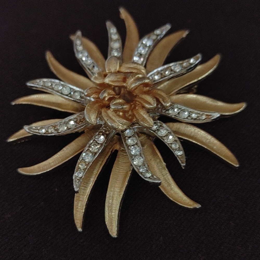 VTG Coro Elegant Gold and Silver Floral Brooch - Picture 9 of 9